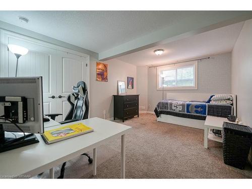 112 Ottawa Avenue, Woodstock, ON - Indoor Photo Showing Bedroom