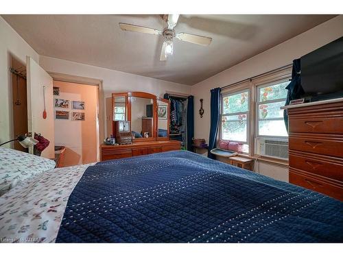 24 South Street, Brantford, ON - Indoor Photo Showing Bedroom