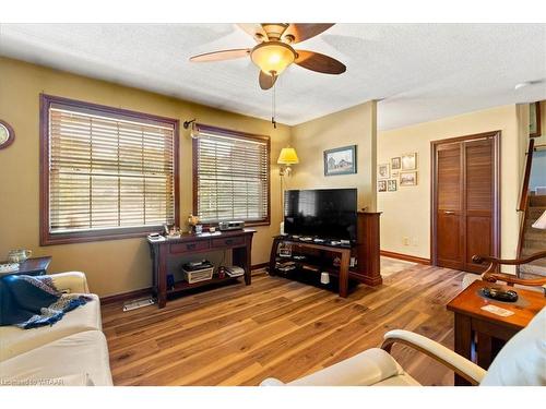 84 Trottier Drive, Tillsonburg, ON - Indoor Photo Showing Living Room