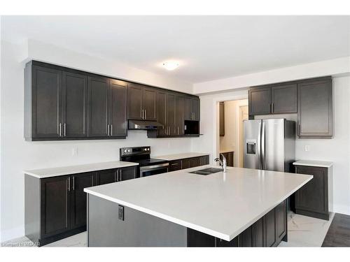 1323 Upper Thames Drive, Woodstock, ON - Indoor Photo Showing Kitchen With Double Sink