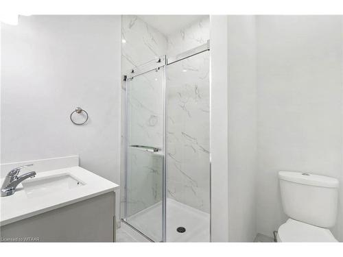 1323 Upper Thames Drive, Woodstock, ON - Indoor Photo Showing Bathroom