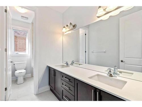 1323 Upper Thames Drive, Woodstock, ON - Indoor Photo Showing Bathroom