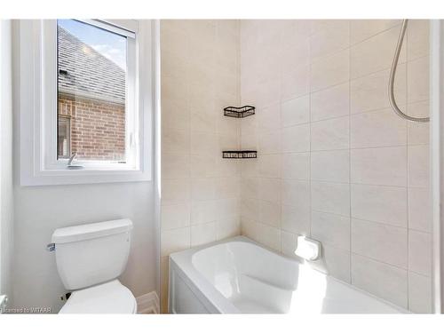 1323 Upper Thames Drive, Woodstock, ON - Indoor Photo Showing Bathroom