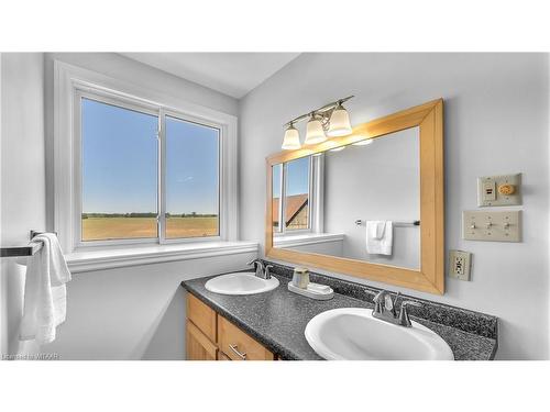 36096 Scotch Line Road, Port Stanley, ON - Indoor Photo Showing Bathroom