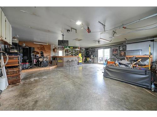 3811 Highway 59, Courtland, ON - Indoor Photo Showing Garage