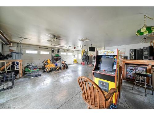 3811 Highway 59, Courtland, ON - Indoor Photo Showing Garage