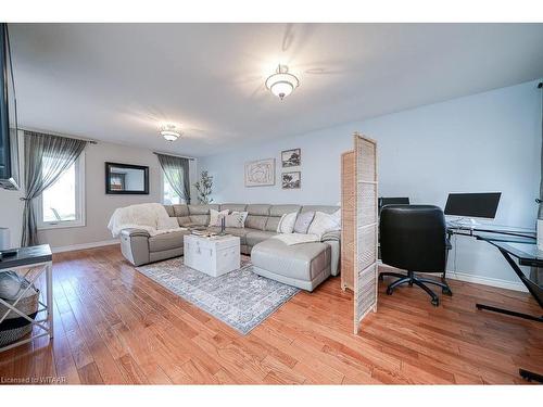 20 Langrell Avenue, Tillsonburg, ON - Indoor Photo Showing Living Room