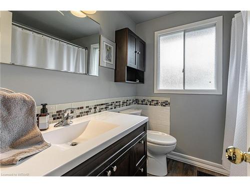 191 Diefenbaker Drive, Woodstock, ON - Indoor Photo Showing Bathroom