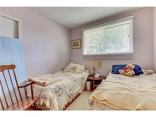 641 Durham Crescent, Woodstock, ON - Indoor Photo Showing Bedroom