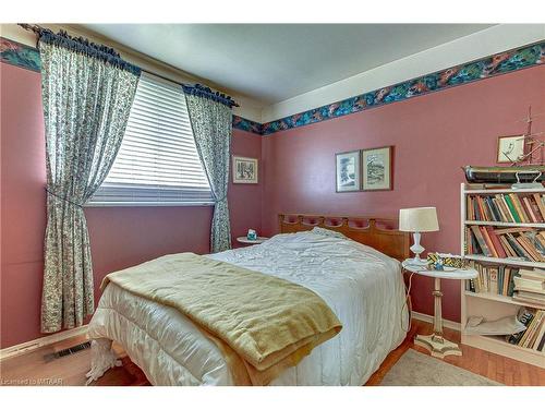 641 Durham Crescent, Woodstock, ON - Indoor Photo Showing Bedroom