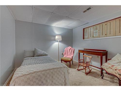 641 Durham Crescent, Woodstock, ON - Indoor Photo Showing Bedroom