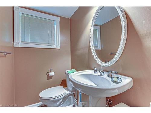 641 Durham Crescent, Woodstock, ON - Indoor Photo Showing Bathroom