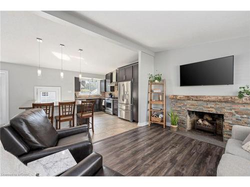 67 Dennis Avenue, London, ON - Indoor Photo Showing Living Room With Fireplace