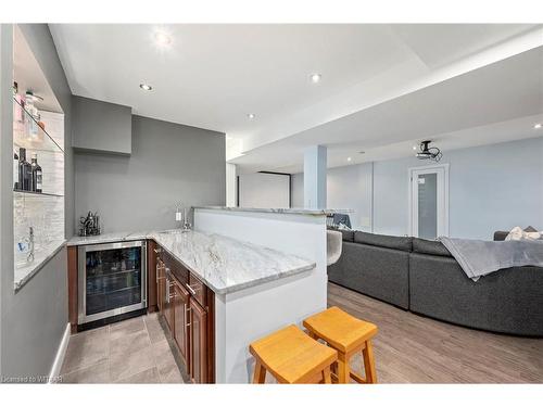 67 Dennis Avenue, London, ON - Indoor Photo Showing Kitchen