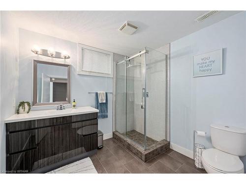 67 Dennis Avenue, London, ON - Indoor Photo Showing Bathroom