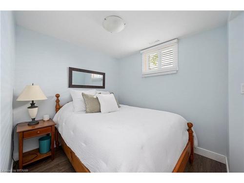 67 Dennis Avenue, London, ON - Indoor Photo Showing Bedroom