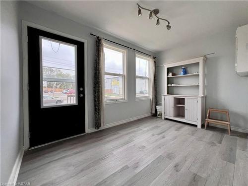 138 Borden Avenue Avenue, Belmont, ON - Indoor Photo Showing Other Room