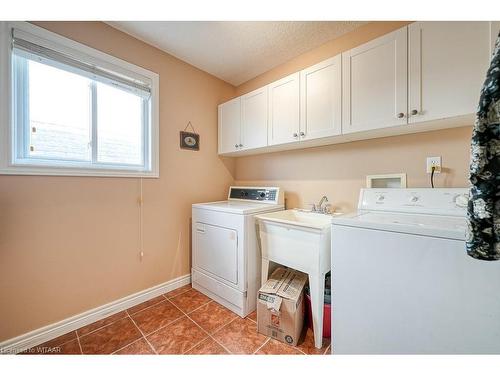 468 Lakeview Drive, Woodstock, ON - Indoor Photo Showing Laundry Room