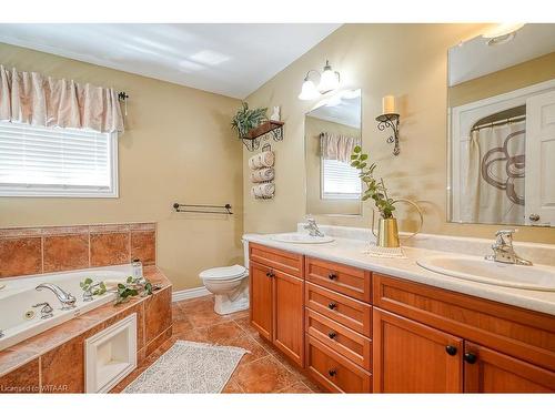 468 Lakeview Drive, Woodstock, ON - Indoor Photo Showing Bathroom