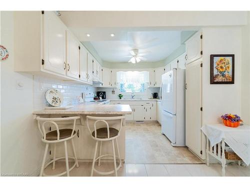 24 Allen Street, Tillsonburg, ON - Indoor Photo Showing Kitchen