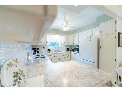 24 Allen Street, Tillsonburg, ON - Indoor Photo Showing Kitchen