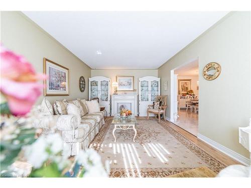 24 Allen Street, Tillsonburg, ON - Indoor Photo Showing Living Room