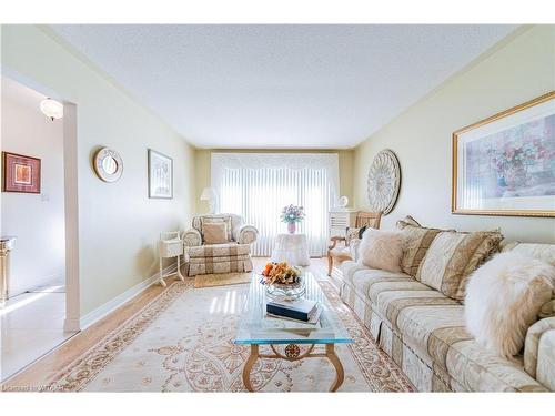 24 Allen Street, Tillsonburg, ON - Indoor Photo Showing Living Room