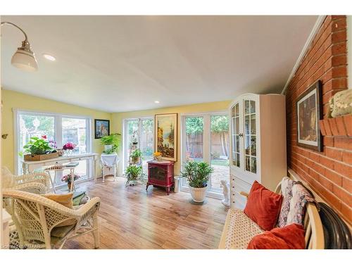 24 Allen Street, Tillsonburg, ON - Indoor Photo Showing Living Room