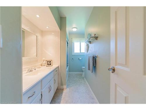 24 Allen Street, Tillsonburg, ON - Indoor Photo Showing Bathroom