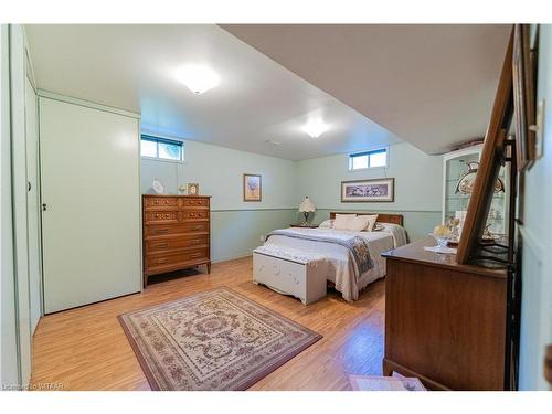 24 Allen Street, Tillsonburg, ON - Indoor Photo Showing Bedroom