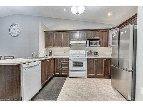 14-52 Imperial Street, Delhi, ON - Indoor Photo Showing Kitchen