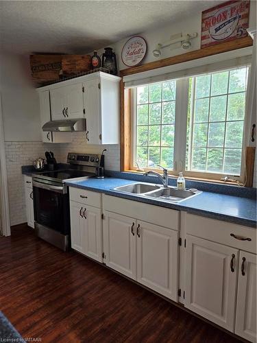 474593 Dodge Line, Beachville, ON - Indoor Photo Showing Kitchen With Double Sink