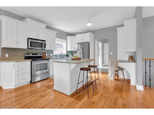 6 Wood Haven Drive, Tillsonburg, ON - Indoor Photo Showing Kitchen With Upgraded Kitchen