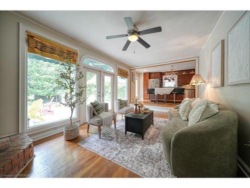 279 Light Street, Woodstock, ON - Indoor Photo Showing Living Room