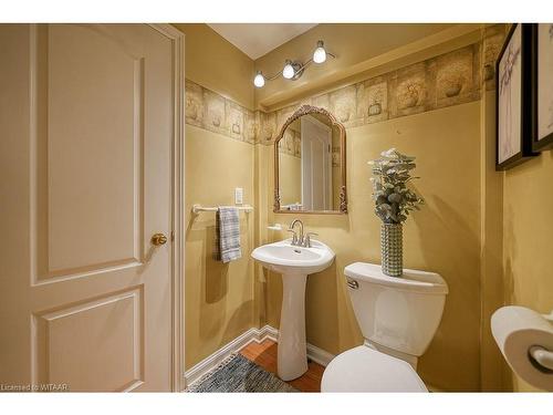 279 Light Street, Woodstock, ON - Indoor Photo Showing Bathroom