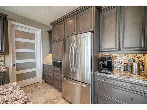 487 Alan Crescent, Woodstock, ON - Indoor Photo Showing Kitchen