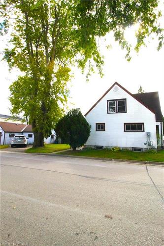 220 Tillson Avenue, Tillsonburg, ON - Outdoor