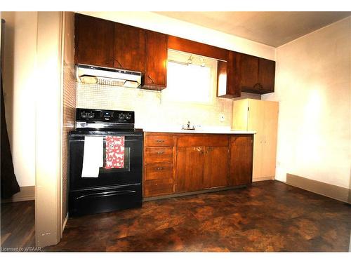 220 Tillson Avenue, Tillsonburg, ON - Indoor Photo Showing Kitchen