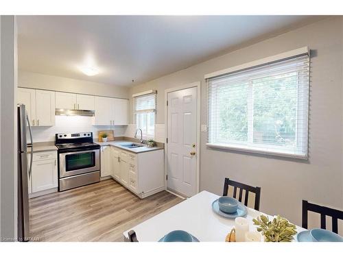 7-388 Springbank Avenue N, Woodstock, ON - Indoor Photo Showing Kitchen