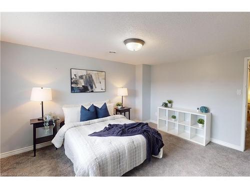 7-388 Springbank Avenue N, Woodstock, ON - Indoor Photo Showing Bedroom