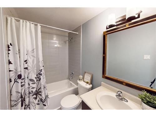 7-388 Springbank Avenue N, Woodstock, ON - Indoor Photo Showing Bathroom