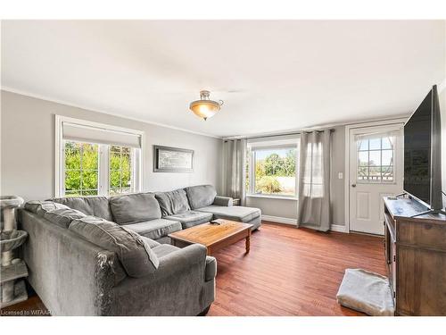 890 2Nd Concession Road, Delhi, ON - Indoor Photo Showing Living Room