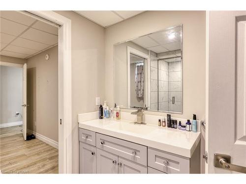 729 Hounsfield Street, Woodstock, ON - Indoor Photo Showing Bathroom