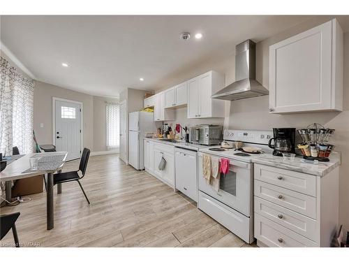 729 Hounsfield Street, Woodstock, ON - Indoor Photo Showing Kitchen