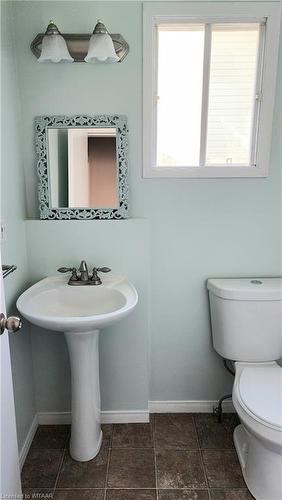 48 Anderson Street, Woodstock, ON - Indoor Photo Showing Bathroom