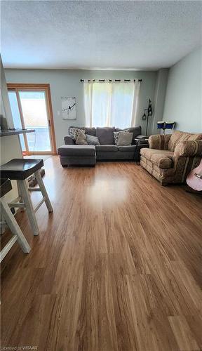 48 Anderson Street, Woodstock, ON - Indoor Photo Showing Living Room