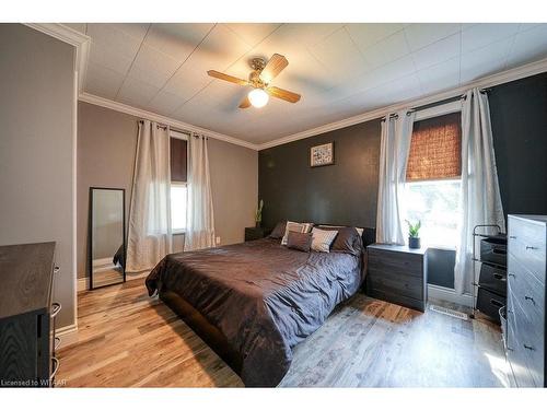 955 Mid Nwal Townline Road, Norfolk County, ON - Indoor Photo Showing Bedroom