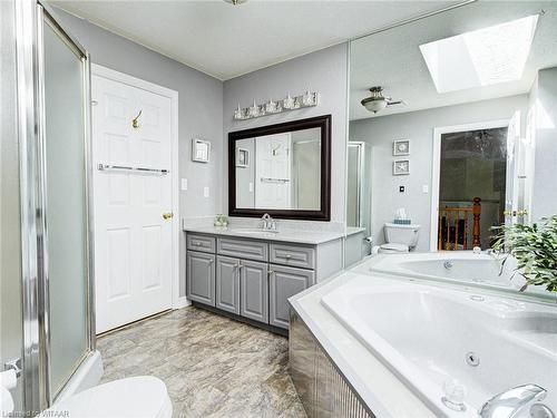 10 Blackfoot Place, Woodstock, ON - Indoor Photo Showing Bathroom