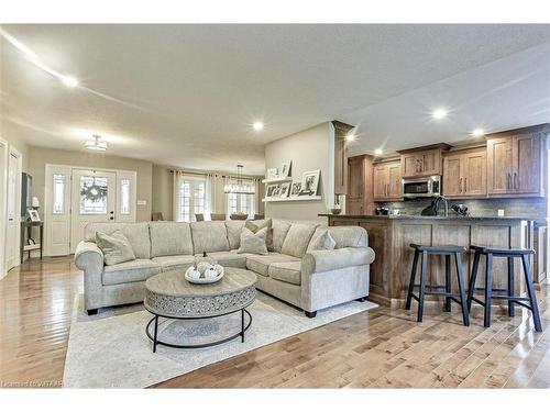 109 Shorties Side Road, Middleton, ON - Indoor Photo Showing Living Room