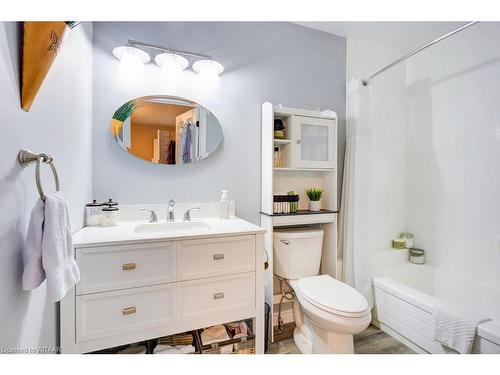 26 Edwin Crescent, Tillsonburg, ON - Indoor Photo Showing Bathroom